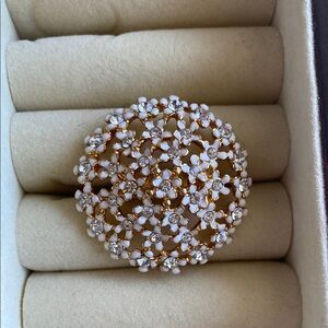 Elegant Gold and White Floral Costume Ring